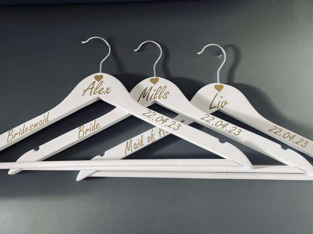 Bridal Party gifts sets and bundles. Bridesmaid gift sets. Hangers, Glass, Robe etc